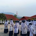 Upacara Bendera MTsN 17 Tanah Datar 13 April 2026: Menumbuhkan Wawasan Kebangsaan melalui Disiplin dan Cinta Tanah Air