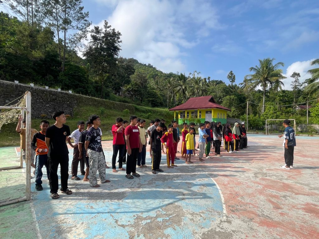 Semangat Berolahraga, Siswa MTsN 17 Tanah Datar Antusias Ikuti Kegiatan Ekstrakurikuler